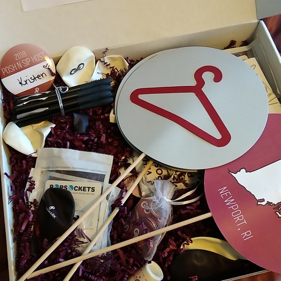 12/29 PoshNSip Newport, Rhode Island 🤘🏻🧜🏻‍♀️🏝 - Picture 1 of 6